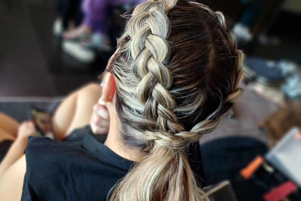 Ponytail whit braids