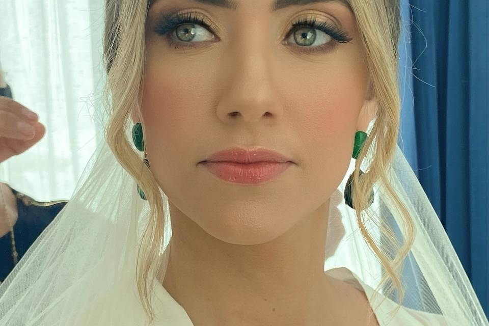 Fernanda Montealegre Makeup Artists