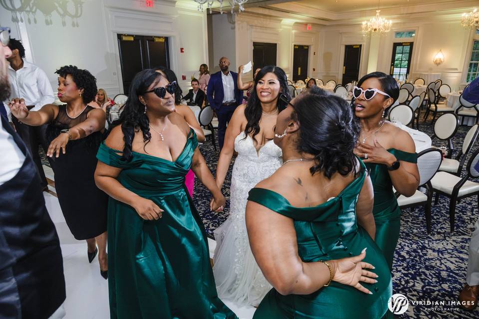 Exquisite Sounds Entertainment
