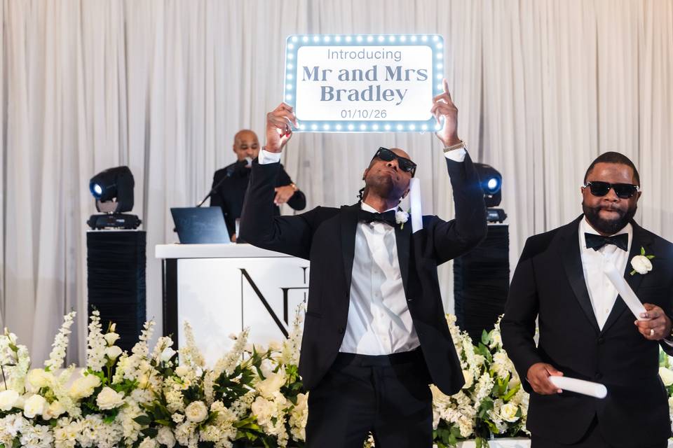 Exquisite Sounds Entertainment