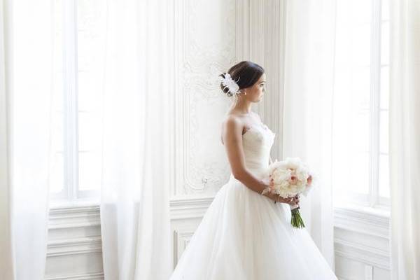 The bride holding her bouquet