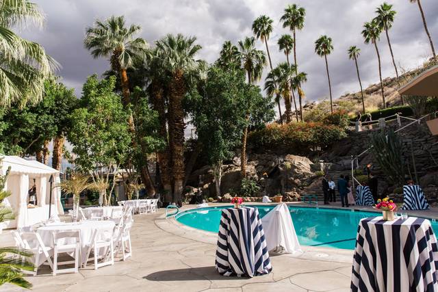 Spencer's poolside cocktail receptions offer a chic and vintage Palm Springs feel.