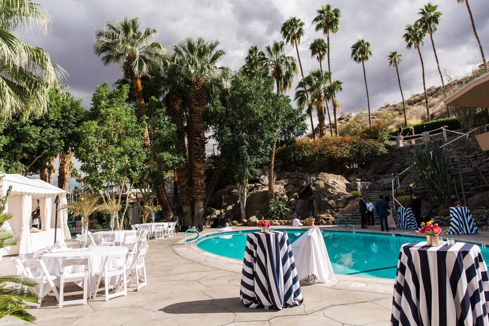 Spencer's poolside cocktail receptions offer a chic and vintage Palm Springs feel.