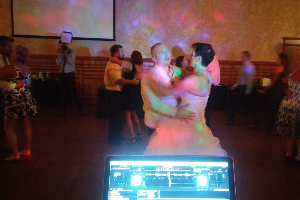 DANCE PRO DJ'S