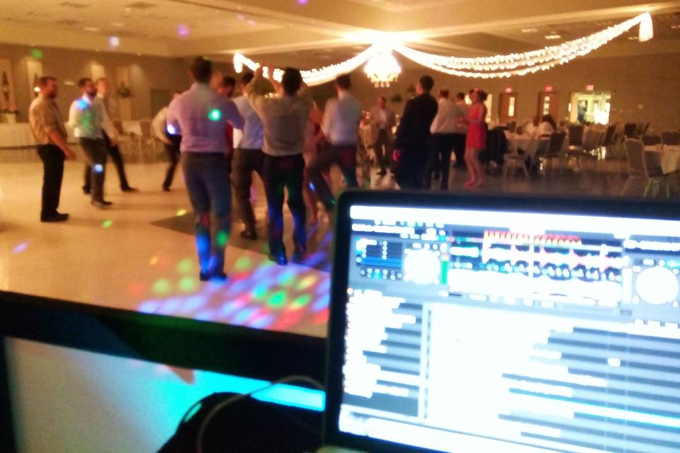 DANCE PRO DJ'S