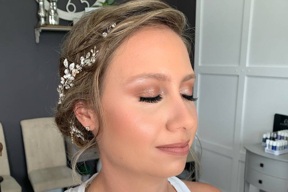 To-be-wed makeup