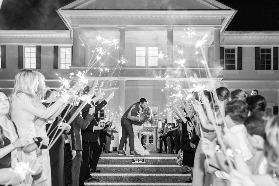 How to Have a Country Club Wedding and the 9 Best Venues For One