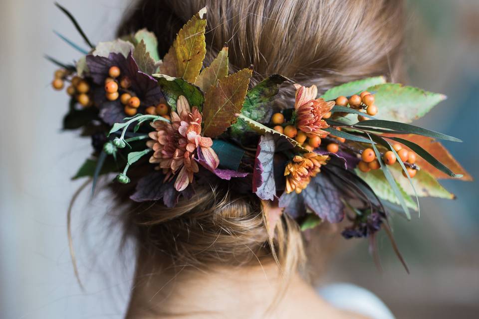 Flowers on bride's hair