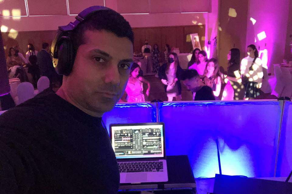 Wedding dj