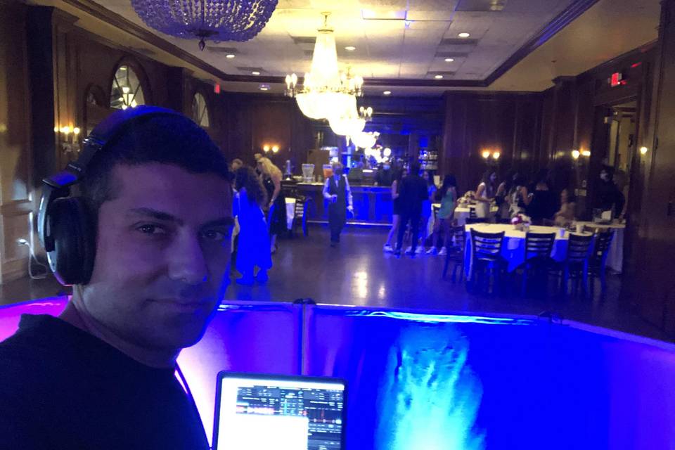 Wedding dj