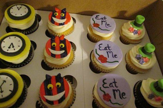 Alice In Wonderland Themed CupCakes