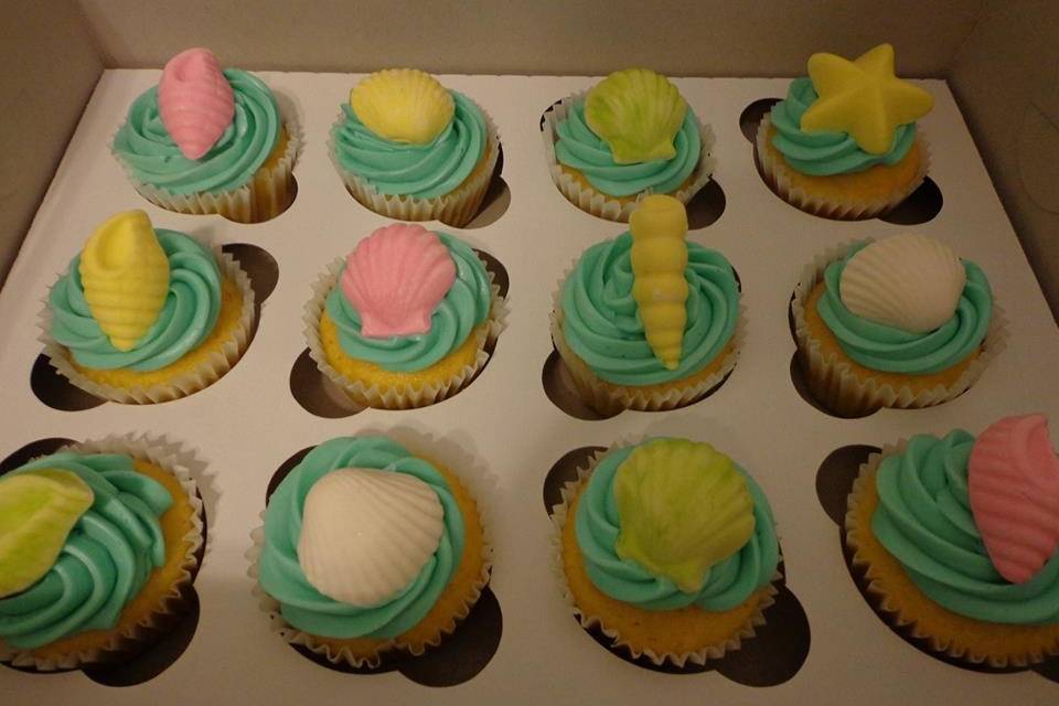 SeaShell Themed Baby Shower CupCakes