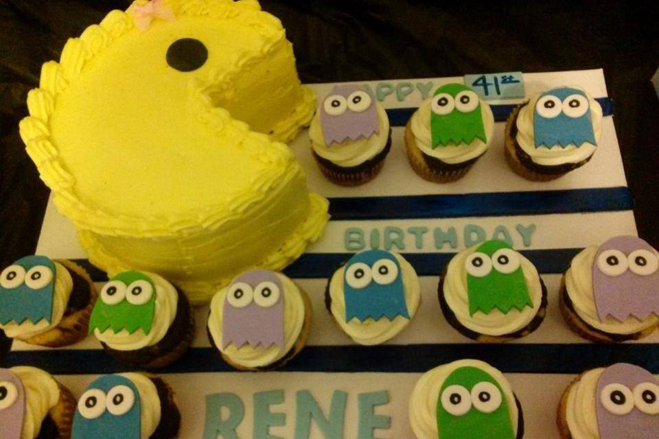 Pac Man Themed Cake w/ Matching CupCakes