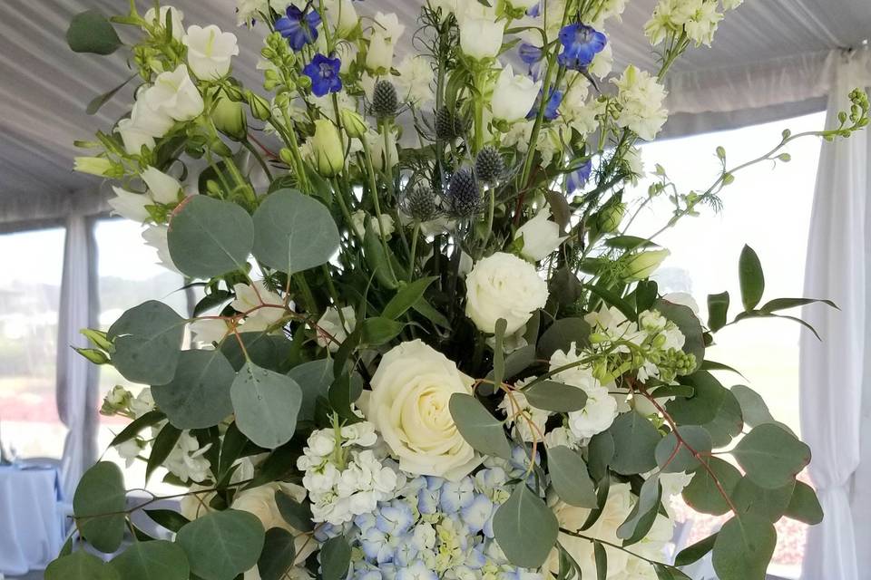 Tall table centerpiece blues