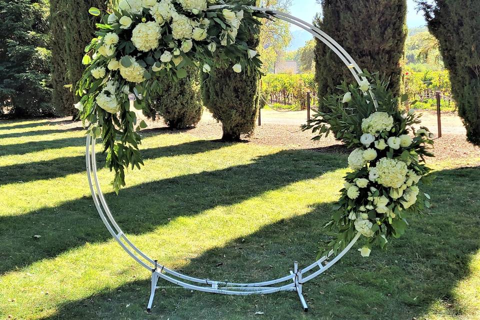 Circle arch white floral