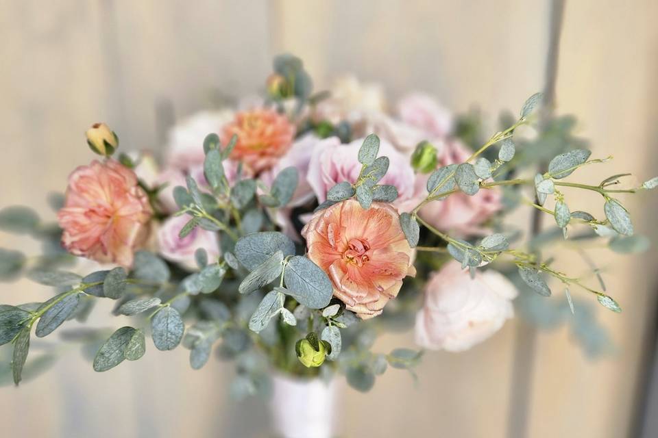 Muted summer bouquet