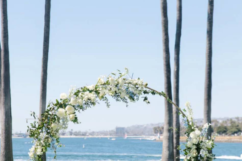 Round Ceremony Arch