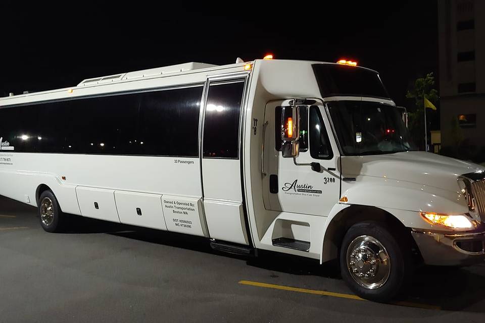Mid-size luxury coach