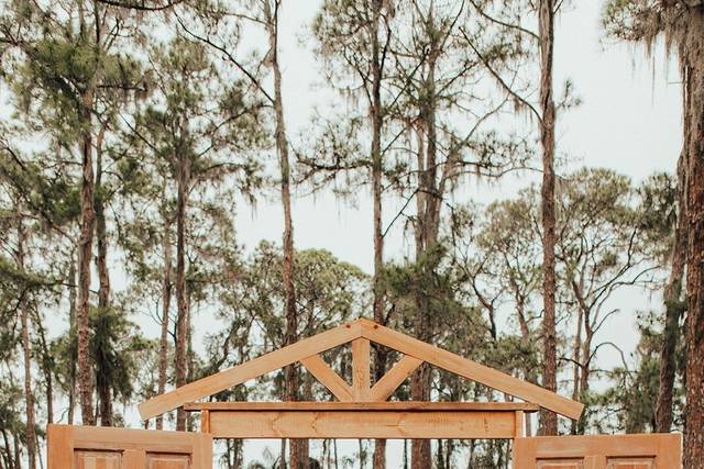 Pines of Windermere - ceremony entrance