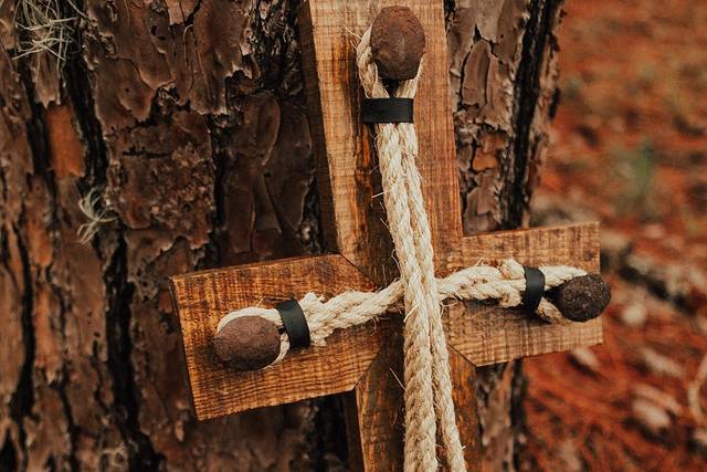 Pines of Windermere - cross decor