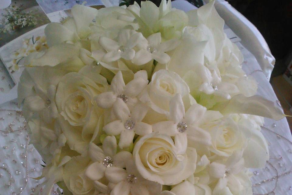 Cascading bridal bouquet