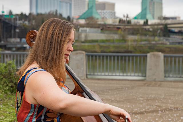 Elizabeth Donovan, Cello
