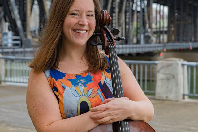 Elizabeth Donovan, Cello