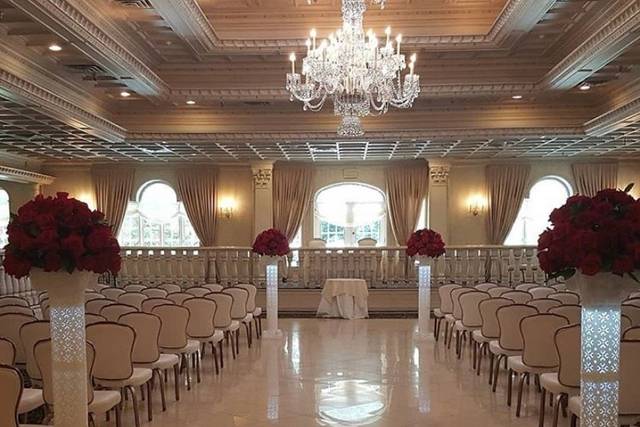 Classy and Chic Ceremony set