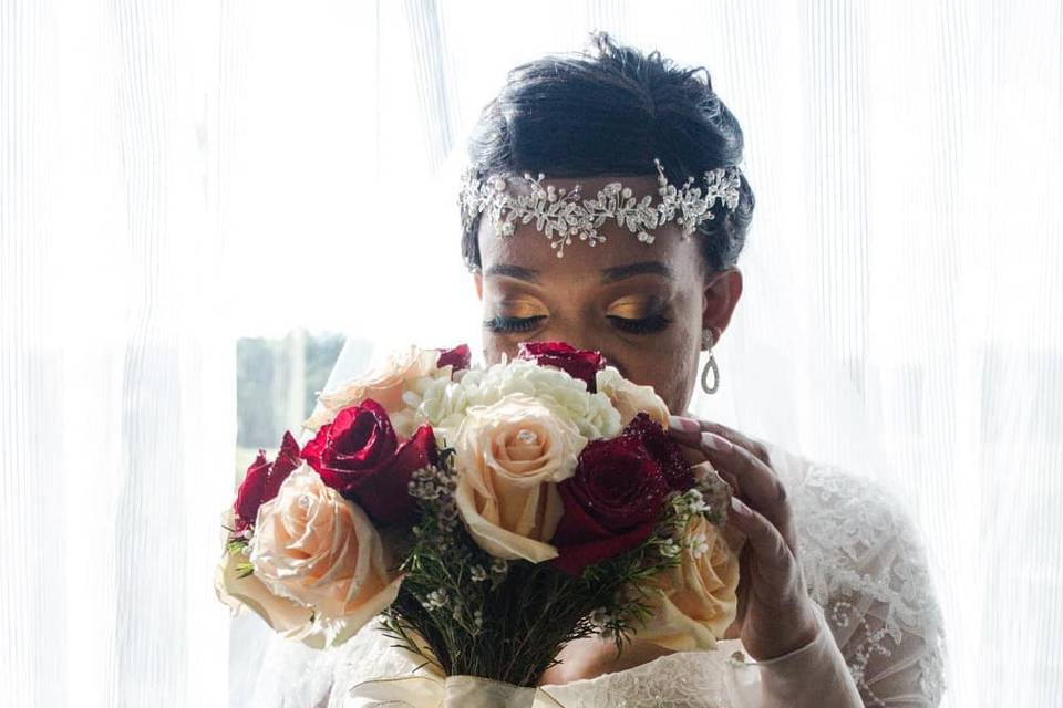 Bride with rose bouquet