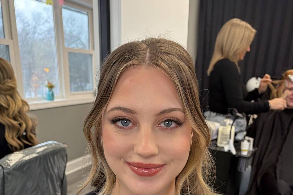 Prom makeup