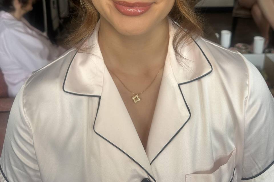 Clean girl makeup