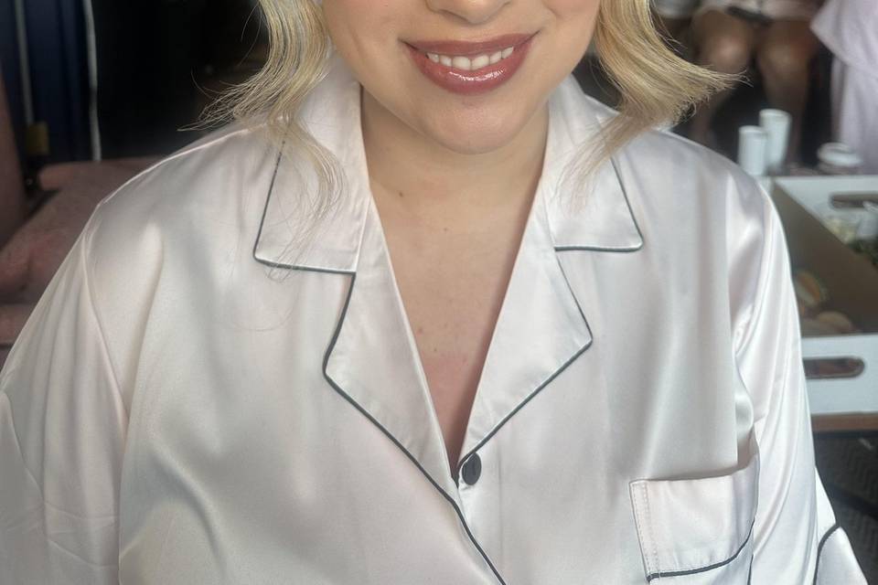 Light features makeup