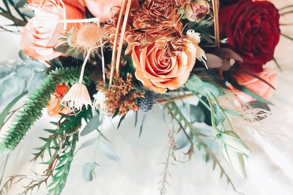 Earthy floral centerpiece