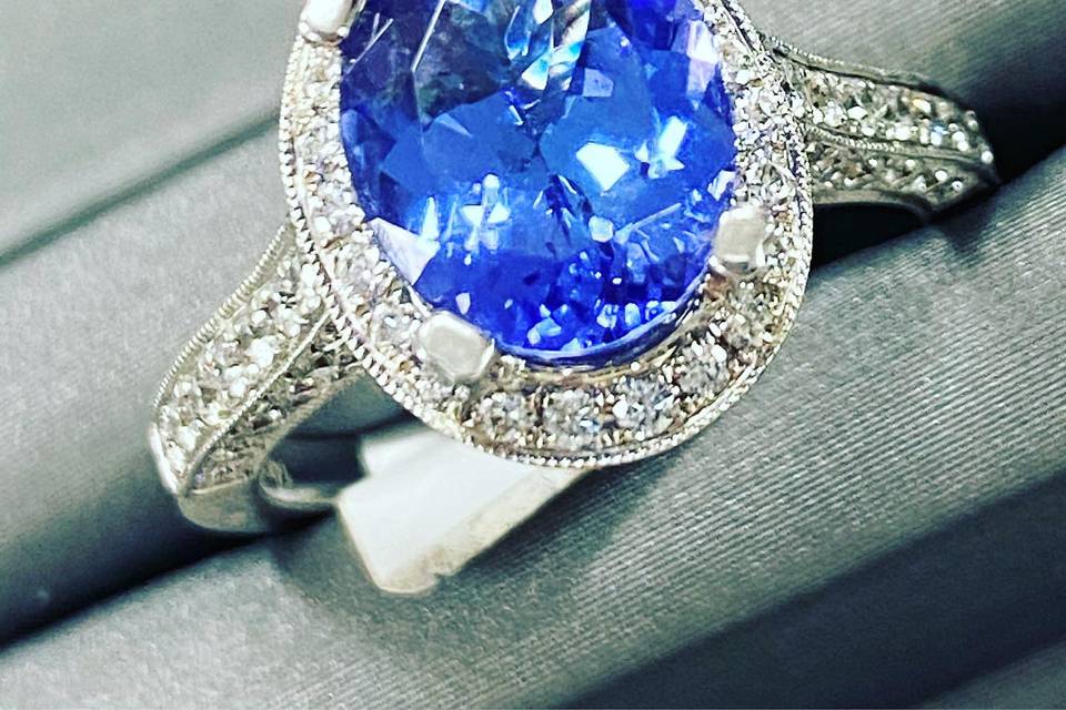 One of a kind Tanzanite ring