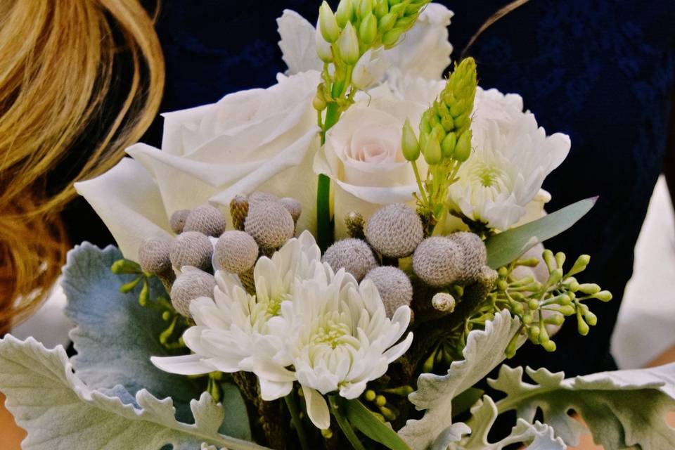 All white elegant flower arrangement