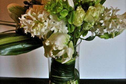 All white elegant flower arrangement