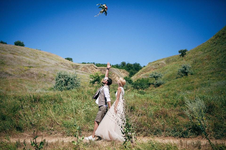 Tossing the bouquet to the wind