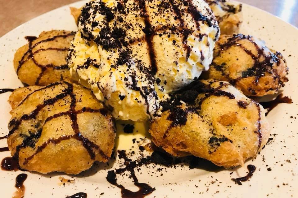 Fried Oreos & Ice Cream