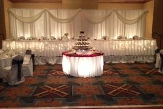 Head table with dessert table at the middle