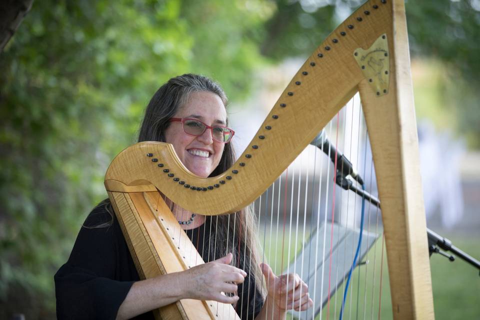 Anela Lauren, Harpist