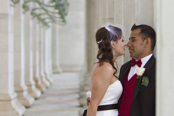 Newlyweds by the pillars