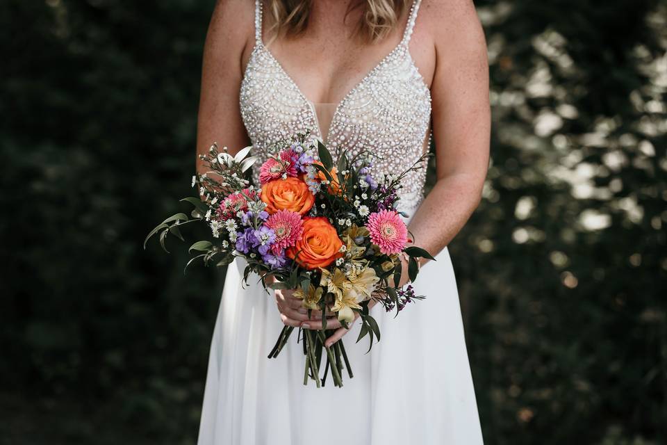 Bouquet and dress details
