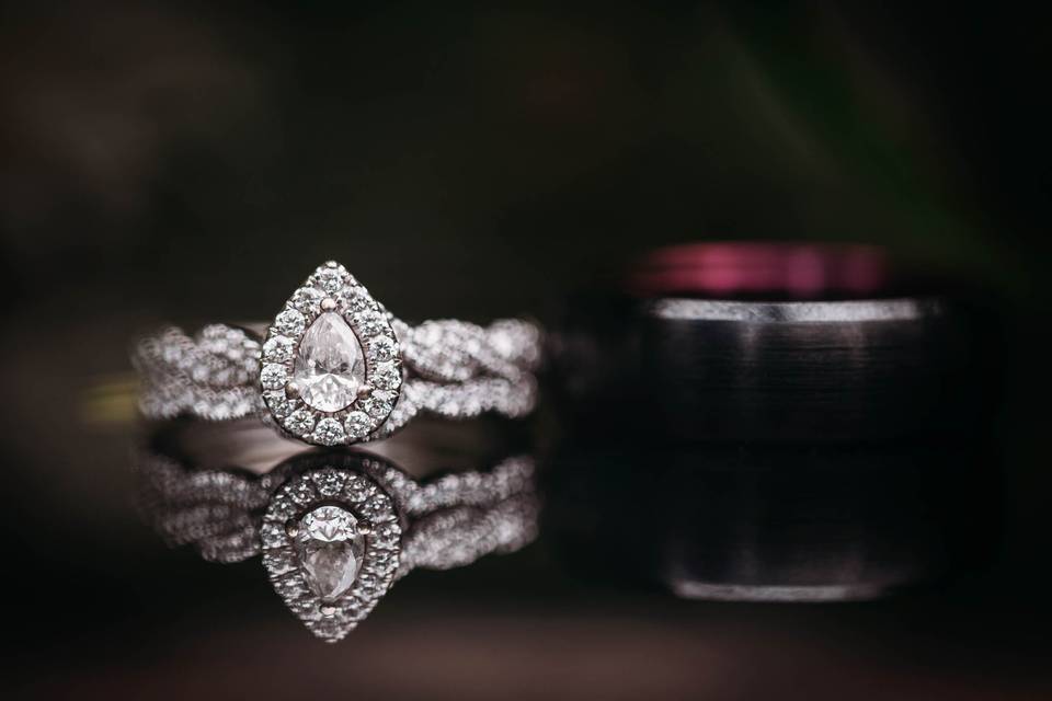 Dramatic ring details