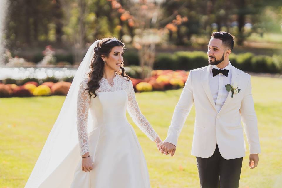 Bride & Groom in the Garden