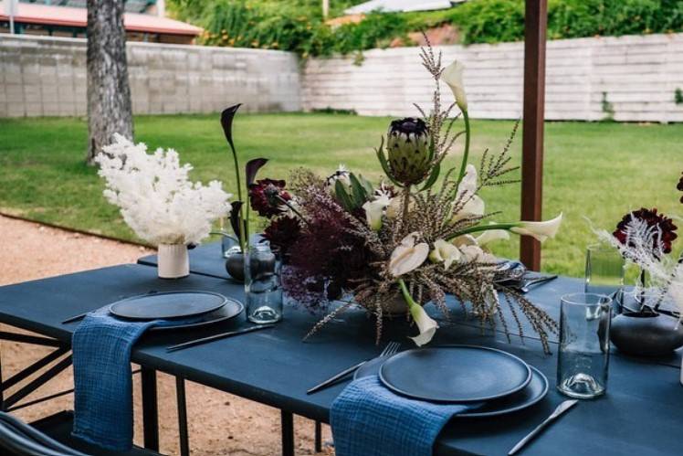 Outdoor Table Arrangementss