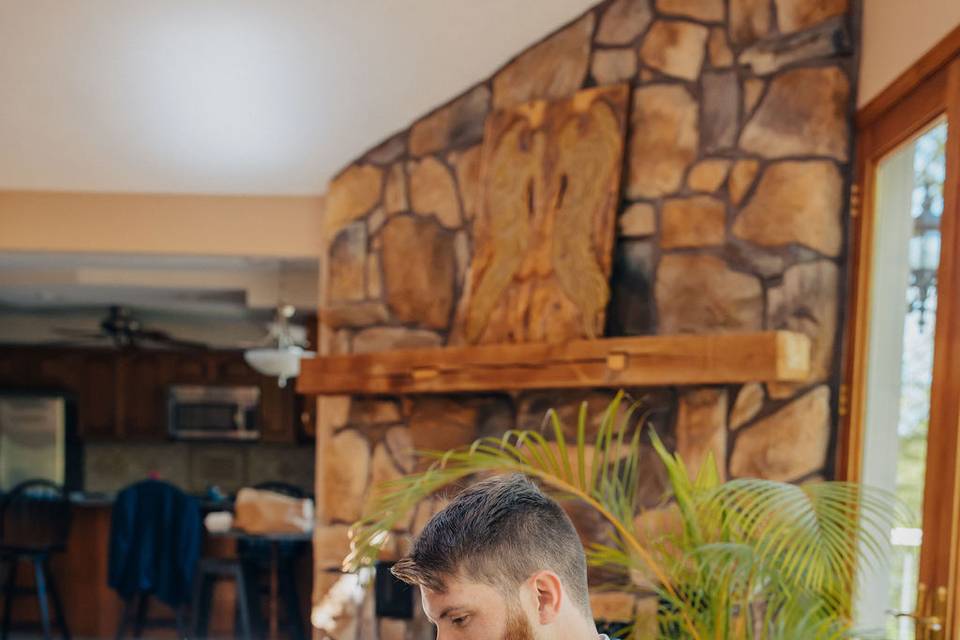 Groom prep at Magnolia Springs