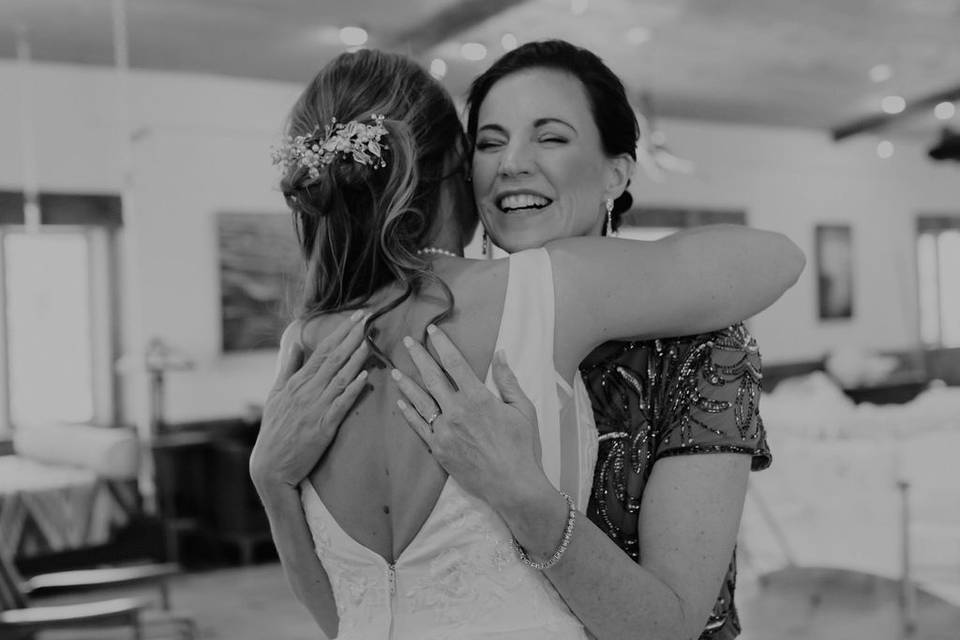 Bridal prep inside The Barn