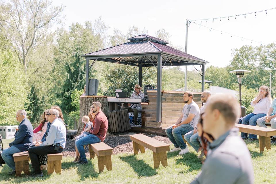 Outdoor bar at The Barn