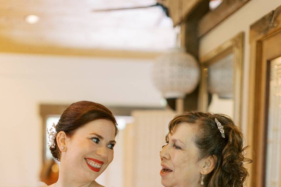 Bridal prep inside The Barn