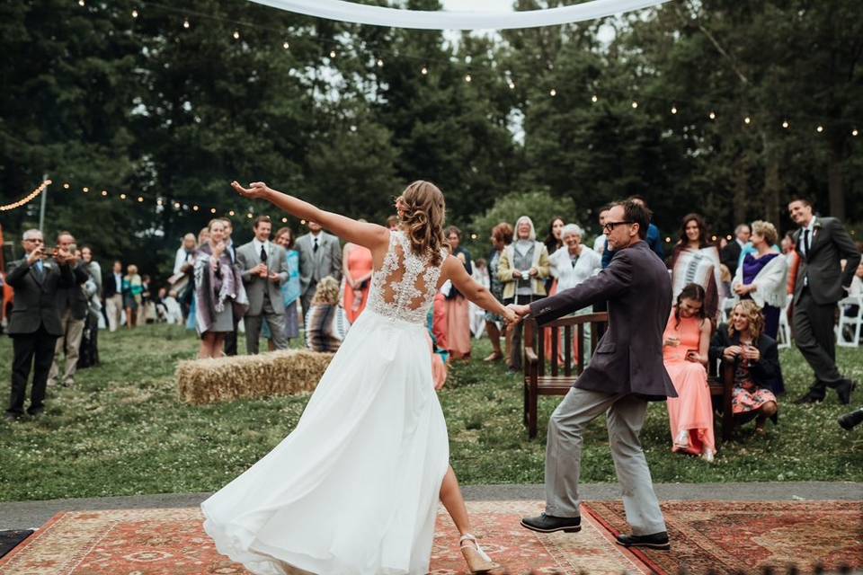 Enjoying the Barn's outdoor reception space